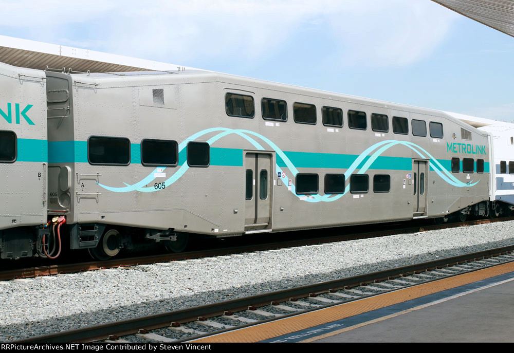 Metrolink former cabcar SCAX #605. Repaint.